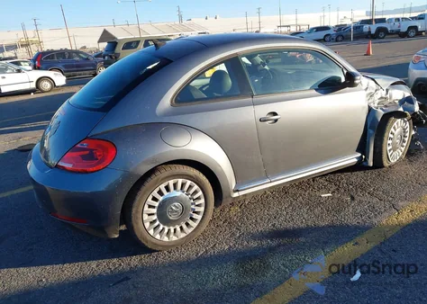 2014 Volkswagen Beetle 2.5L z USA, uszkodzony, nr VIN 3VWJP7AT4EM612866